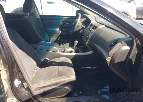 2015 Nissan Altima 2.5 S z USA, uszkodzony, nr VIN 1N4AL3AP6FN870927